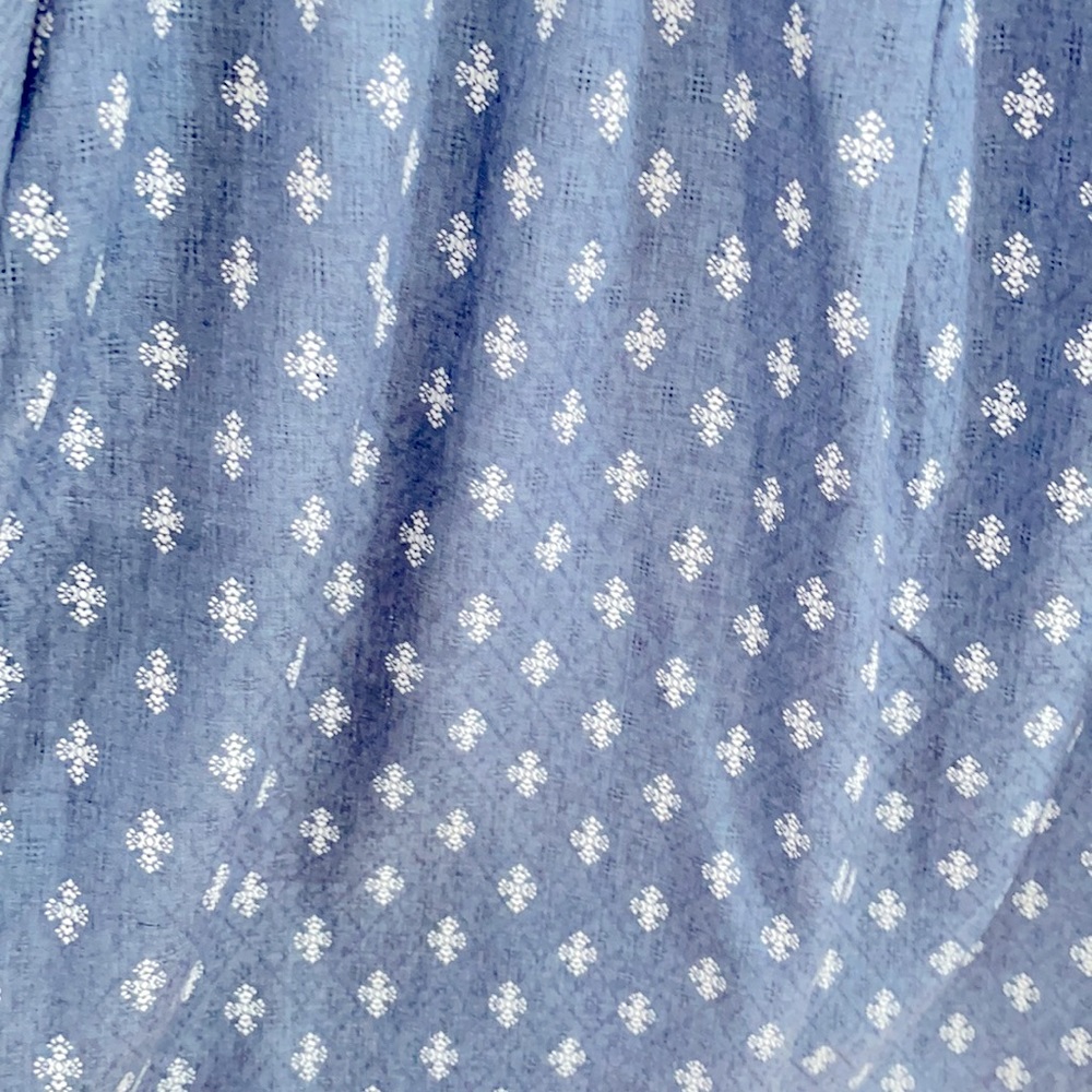 Beautiful blouse - Picture 3 of 3